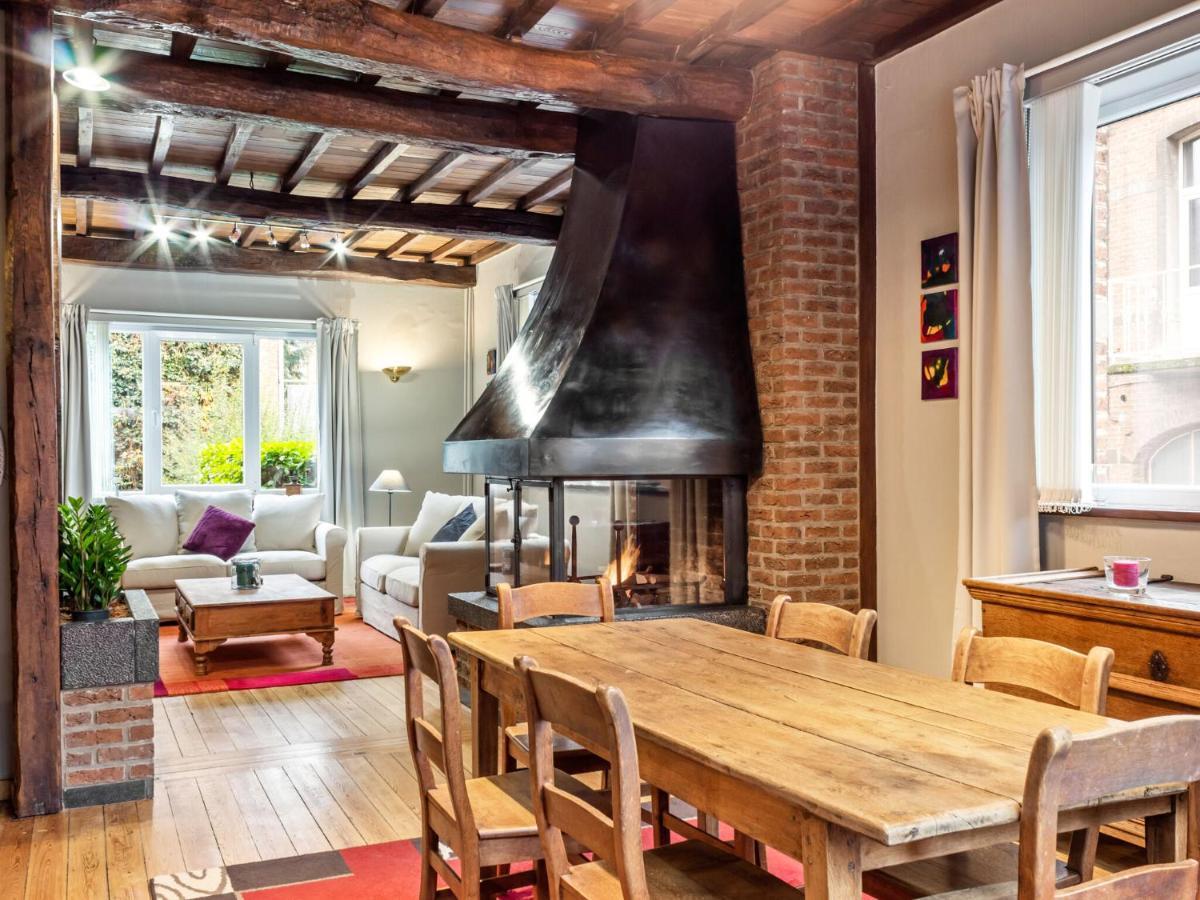 Stylish Apartment In Dinant Near The Maas Exterior foto